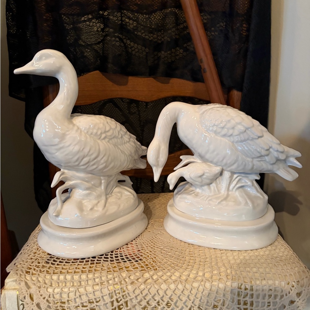 Vintage Pair of White Ceramic Swan Figurines